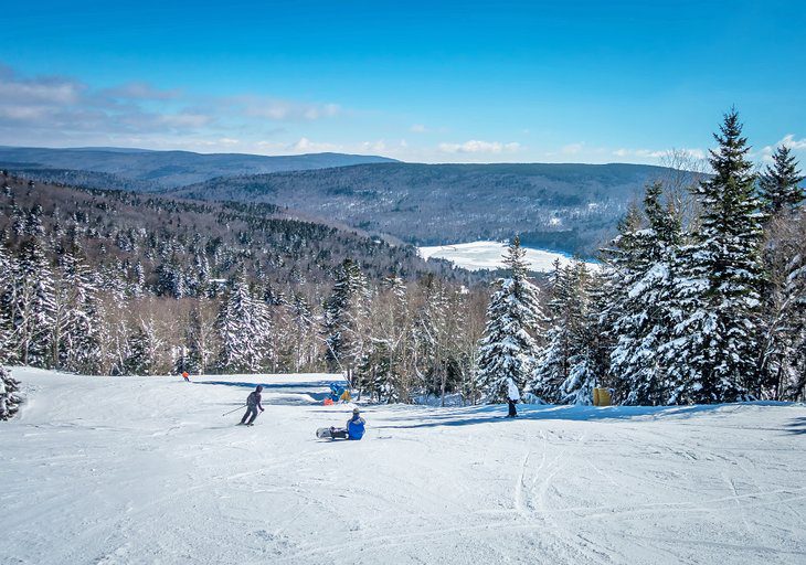 17 Top-Rated Ski Resorts on the East Coast, 2023/24