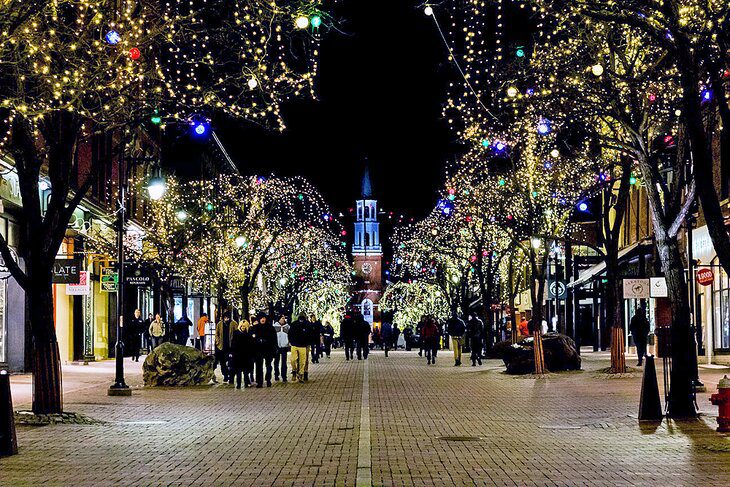 18 Best Christmas Towns in the US