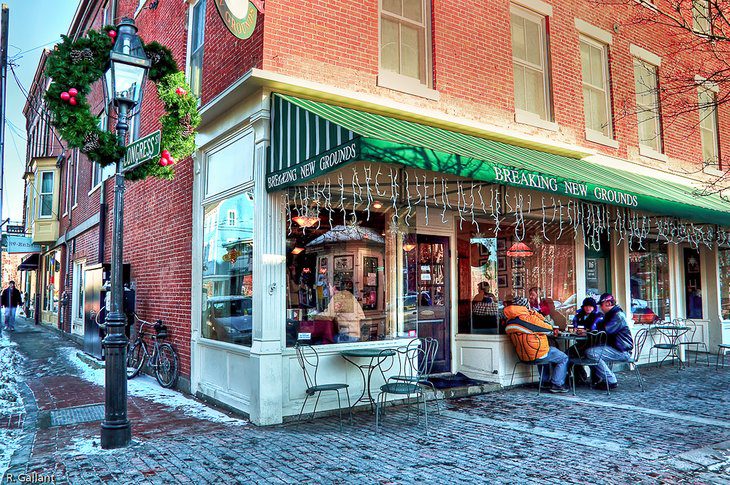 18 Best Christmas Towns in the US