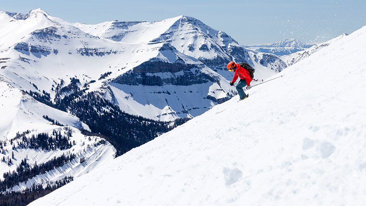 18 Best Ski Resorts in the USA, 2023/24