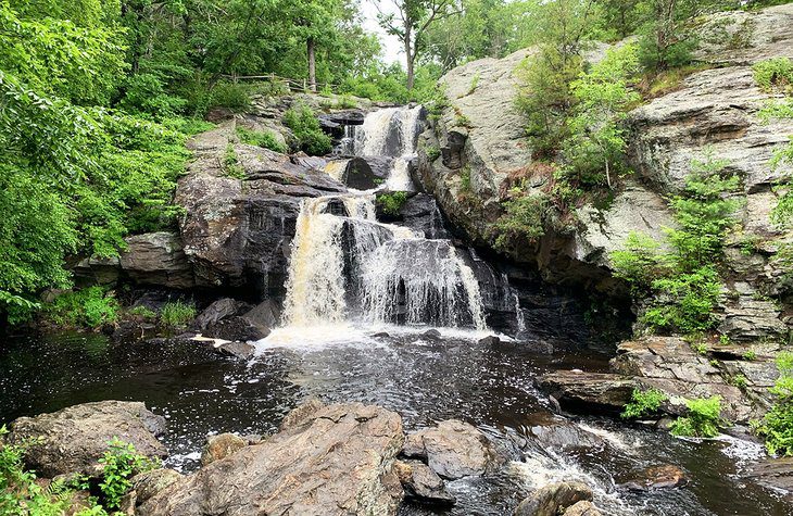 18 Best Waterfalls in Connecticut