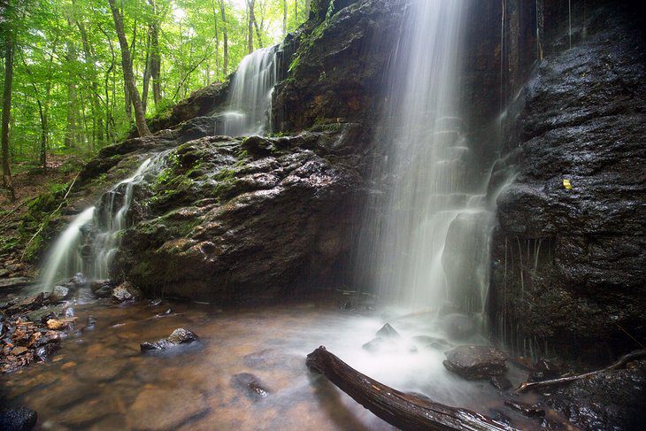 18 Best Waterfalls in Connecticut