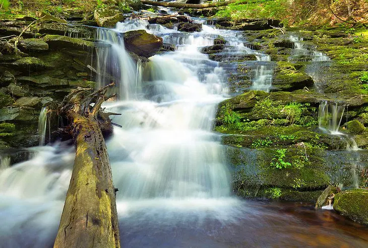 18 Best Waterfalls in Connecticut