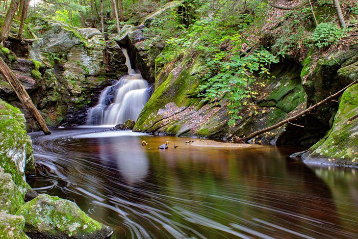 18 Best Waterfalls in Connecticut