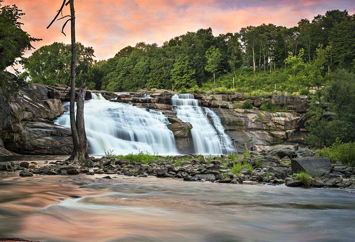 18 Best Waterfalls in Connecticut