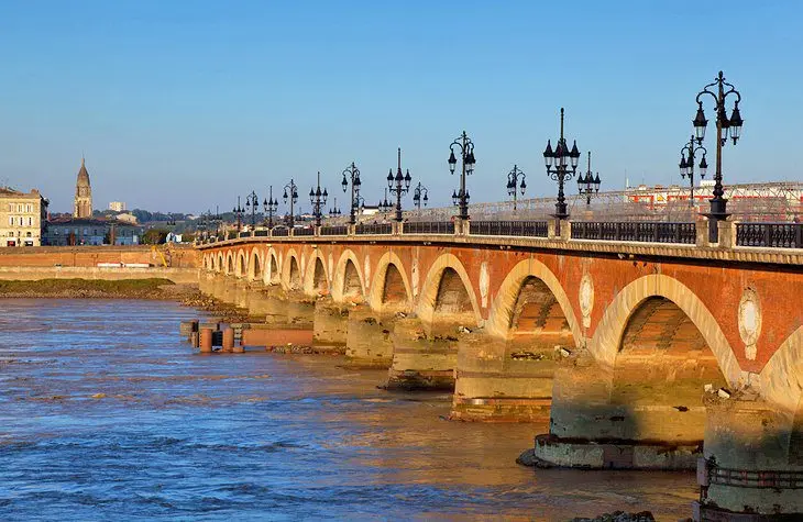 18 Top Attractions & Places to Visit in Bordeaux