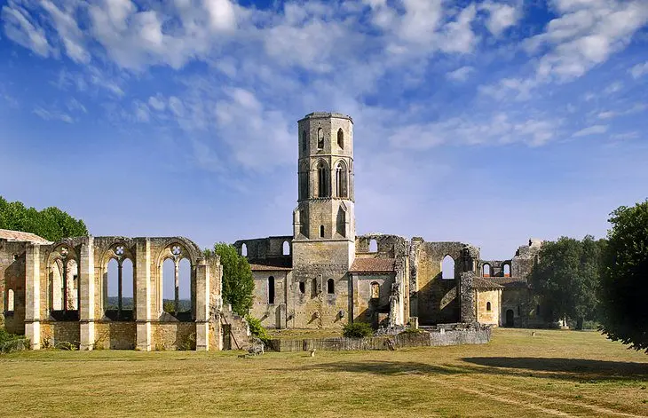 18 Top Attractions & Places to Visit in Bordeaux