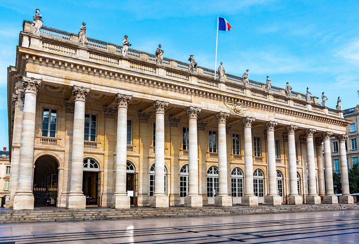 18 Top Attractions & Places to Visit in Bordeaux