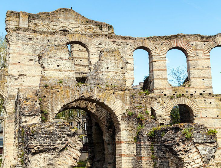 18 Top Attractions & Places to Visit in Bordeaux