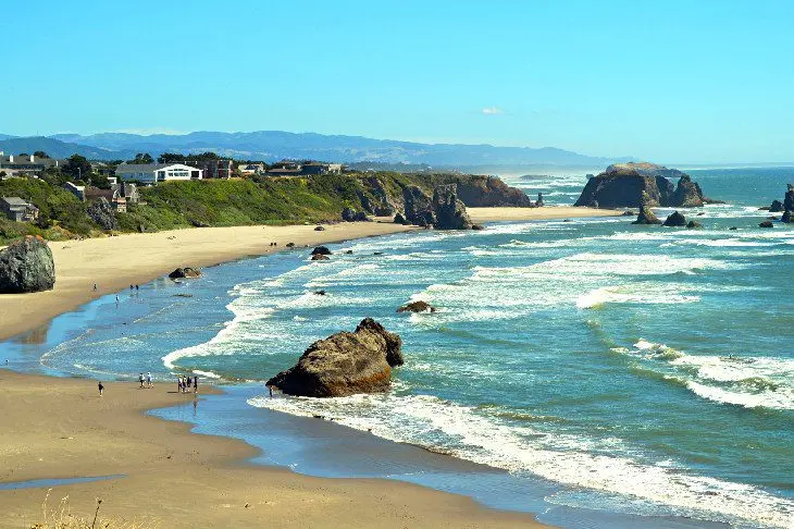 18 Top-Rated Attractions & Things to Do on the Oregon Coast