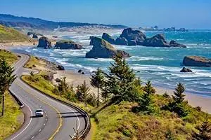 18 Top-Rated Attractions & Things to Do on the Oregon Coast