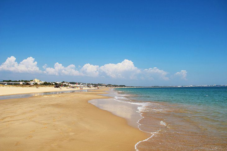 18 Top-Rated Beaches in the Algarve