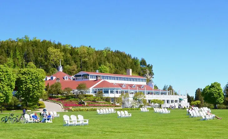 18 Top-Rated Resorts in Michigan