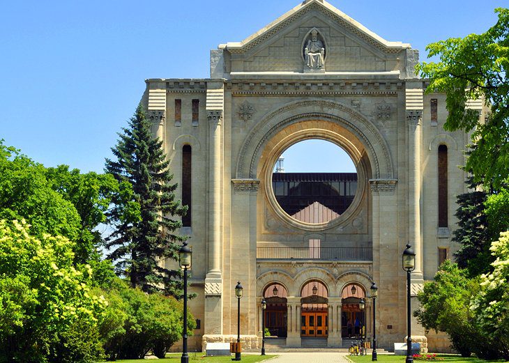 18 Top Tourist Attractions & Places to Visit in Winnipeg