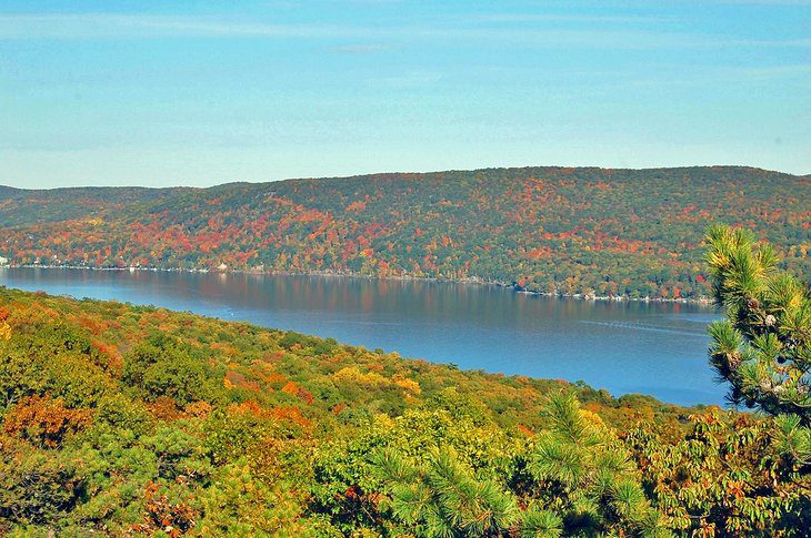 19 Best Lakes in New York