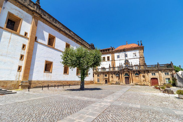 19 Top Tourist Attractions in Coimbra & Easy Day Trips