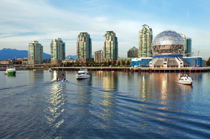 22 Top Tourist Attractions & Places to Visit in Vancouver, BC