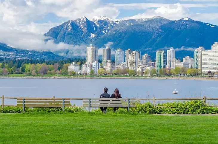 22 Top Tourist Attractions & Places to Visit in Vancouver, BC