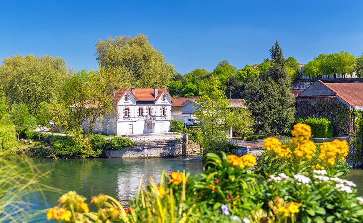 28 Top Attractions & Beautiful Villages in Poitou-Charentes