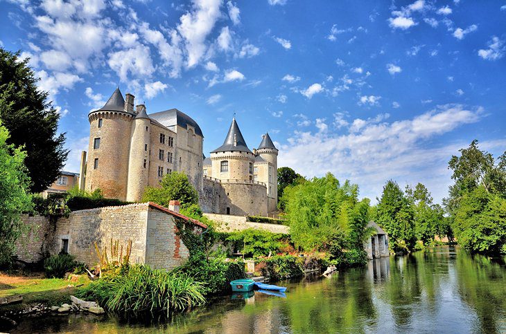 28 Top Attractions & Beautiful Villages in Poitou-Charentes