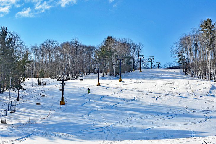 5 Top-Rated Ski Resorts in Maine, 2023/24