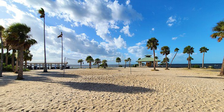 6 Best Beaches in Tarpon Springs, FL