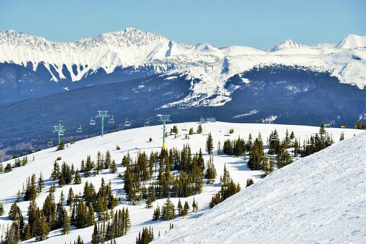 6 Best Ski Resorts in Alberta, 2023/24