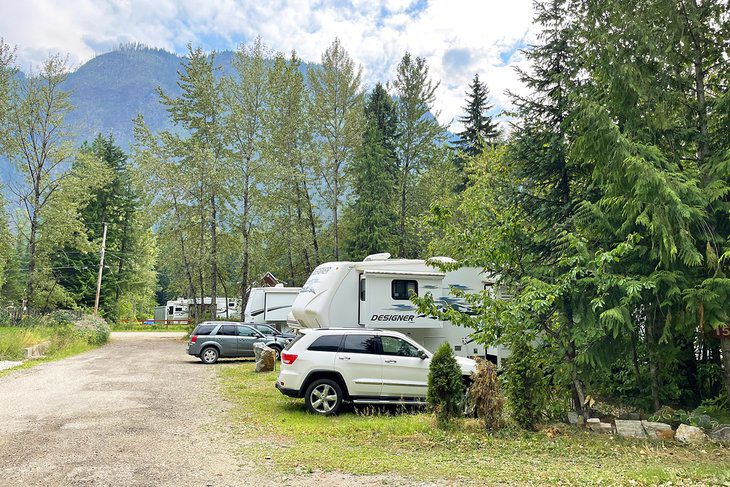 8 Best Campgrounds in Revelstoke, BC