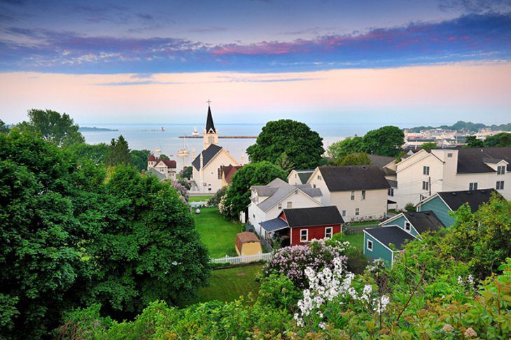 8 Top Attractions & Things to Do on Mackinac Island, MI