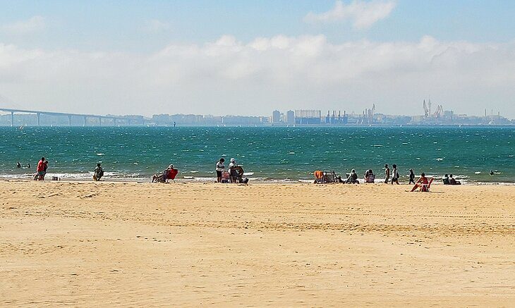 8 Top-Rated Beaches in Cadiz, Spain