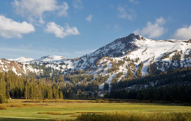 8 Top-Rated Ski Resorts in Lake Tahoe, 2023/24