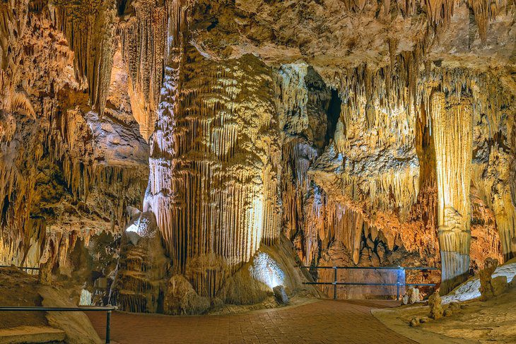 9 Best Caverns in Virginia