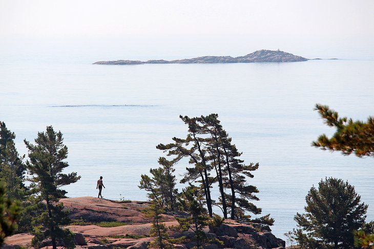 9 Best Hikes in Killarney Provincial Park, ON