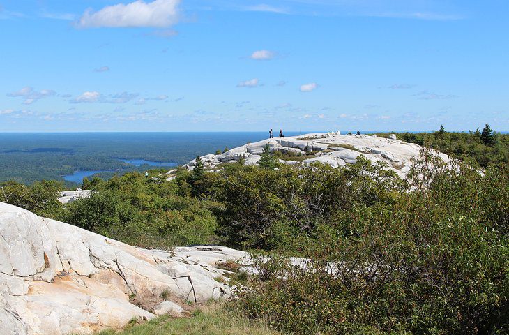 9 Best Hikes in Killarney Provincial Park, ON