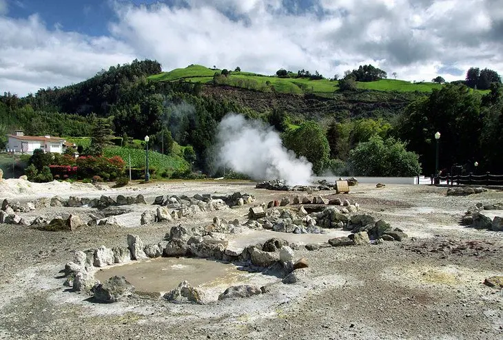 9 Top Tourist Attractions in Ponta Delgada & Easy Day Trips