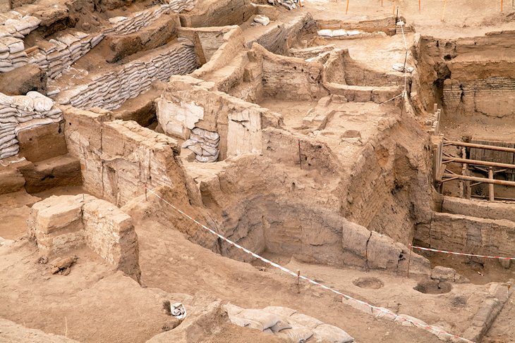 A Visitors Guide to Çatalhöyük: Excavations and History