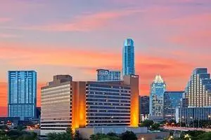 A Visitors Guide to Exploring Downtown Dallas, TX