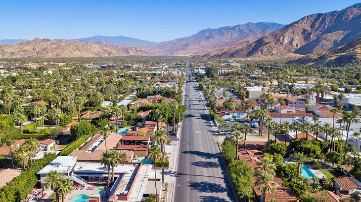 A Visitors Guide To Exploring Downtown Palm Springs Ca Healthy Food Near Me