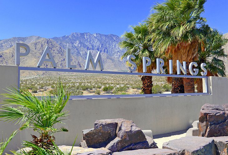 A Visitors Guide to Exploring Downtown Palm Springs, CA