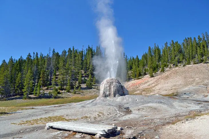 Best Time to Visit Yellowstone National Park