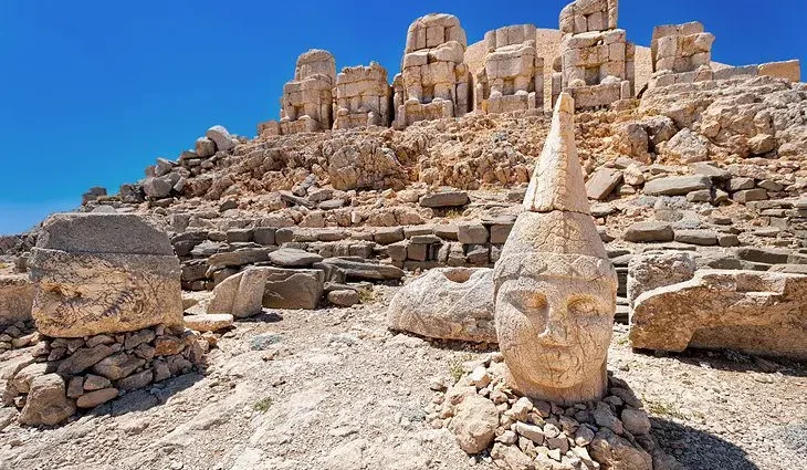 Exploring Mount Nemrut: A Visitor&#8217;s Guide