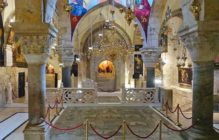 Exploring the Church of the Holy Sepulchre: A Visitors Guide