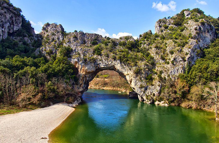 Exploring the Gorges de lArdèche: A Driving Tour