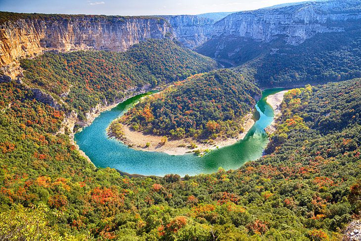 Exploring the Gorges de lArdèche: A Driving Tour