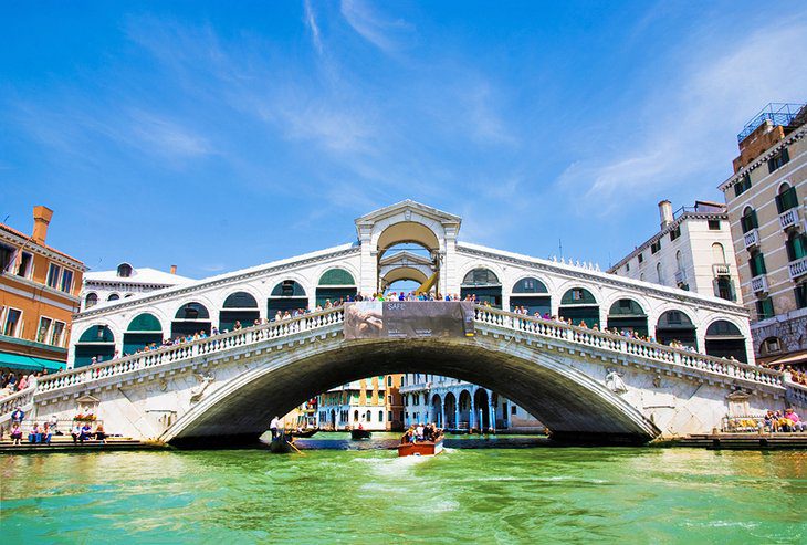 Exploring the Grand Canal in Venice: 20 Top Attractions