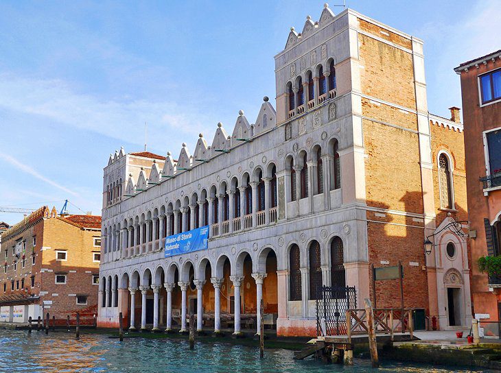 Exploring the Grand Canal in Venice: 20 Top Attractions