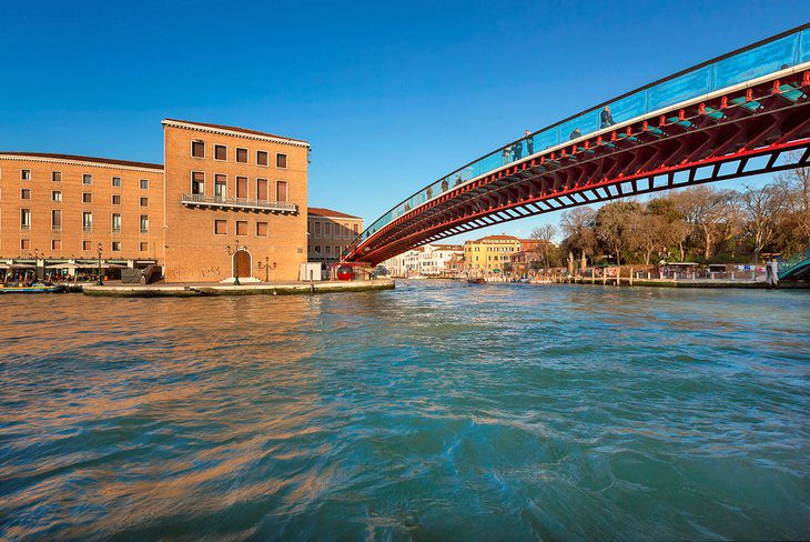 Exploring the Grand Canal in Venice: 20 Top Attractions