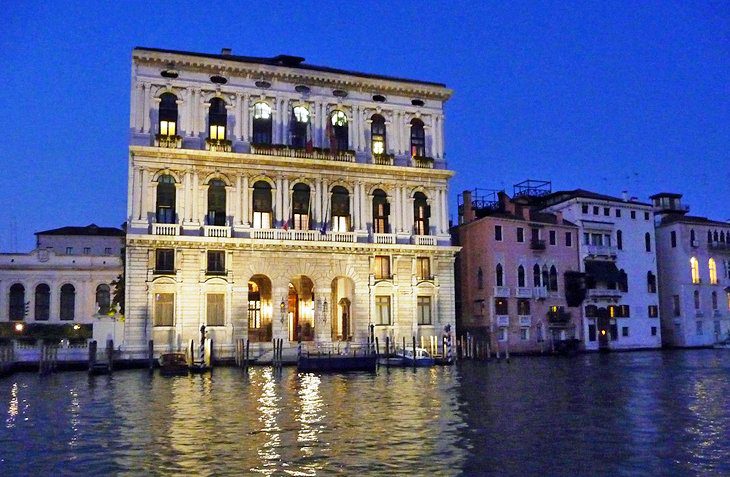 Exploring the Grand Canal in Venice: 20 Top Attractions