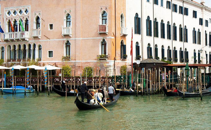 Exploring the Grand Canal in Venice: 20 Top Attractions