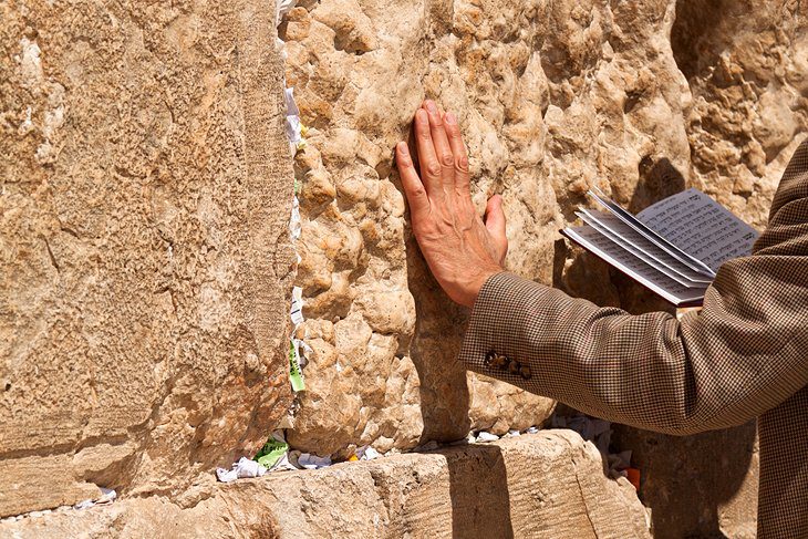 Exploring the Western Wall & Jewish Quarter: A Visitors Guide